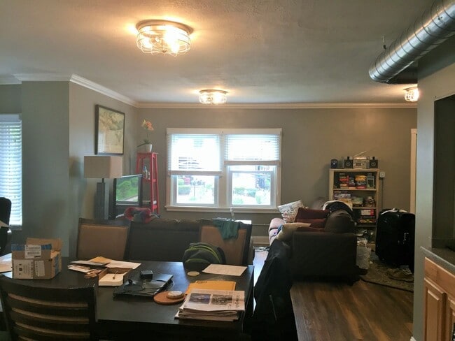 Building Photo - 6329-6331 Bartlett