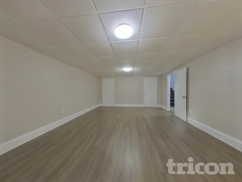 Building Photo - 2211 Ashton Dr