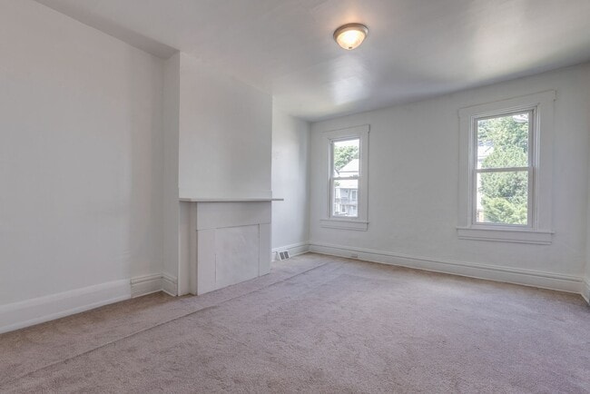 Building Photo - Available JULY 2026 - Renovated 3 Bedroom Home w/ Parking in Mt. Washington!