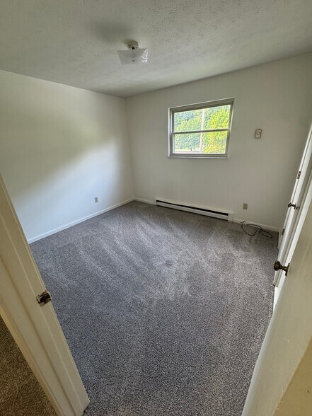 Building Photo - 4920 Lancaster Ave