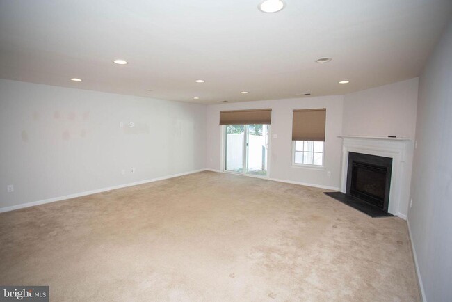 Building Photo - 1036 Regency Pl