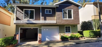 Building Photo - Midtown Terrace Home 2 Bedroom + Bonus Room