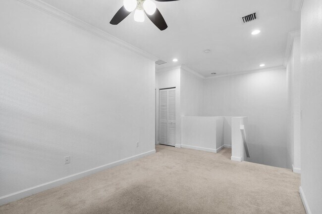 Building Photo - 10384 Wellington Parc Dr