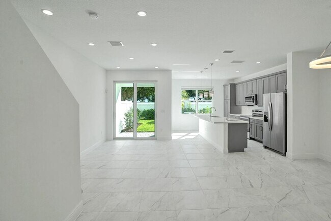 Building Photo - Gorgeous New 3 bedroom 2.5 Townhouse in Deerfield Beach, Sandpiper Pointe (2 Story)