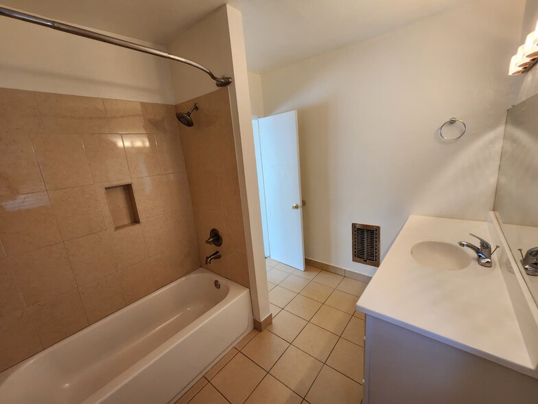 Building Photo - 4353 Don Tomaso Dr