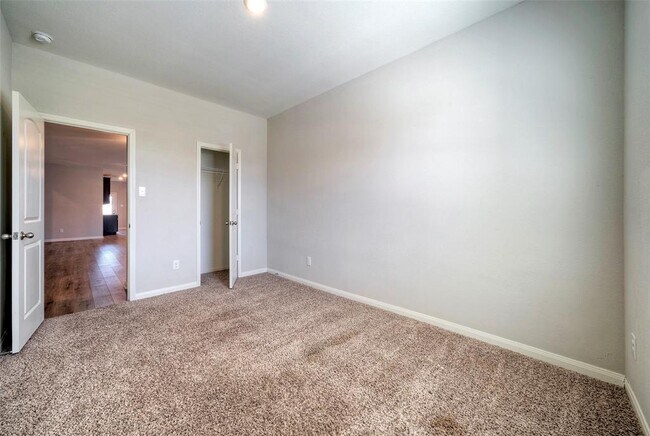 Building Photo - 249 Mount Vernon Way