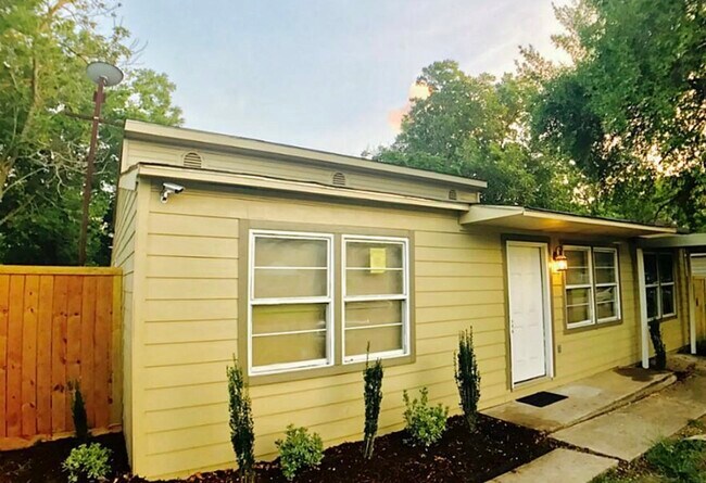 Primary Photo - 4930 Richfield Ln
