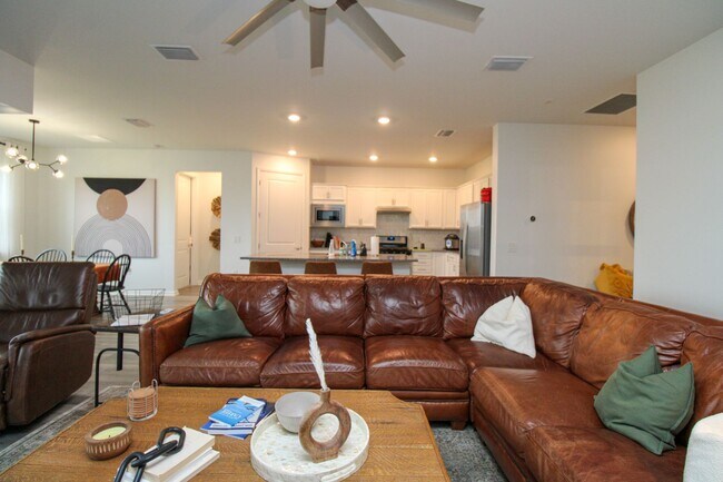 Building Photo - ** STUNNING 2012 NEW CONSTRUCTION 3/2 HOME...