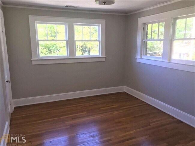 Building Photo - 1706 McLendon Ave NE