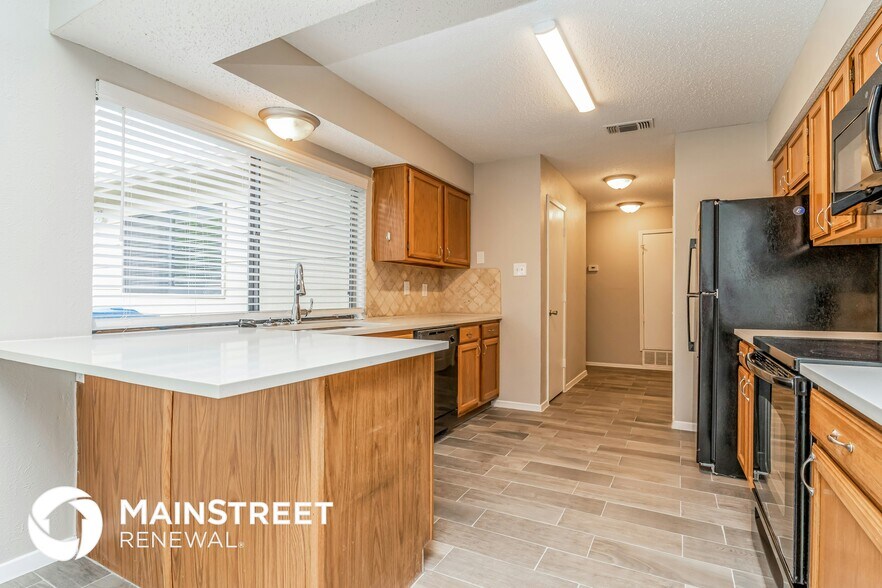 Building Photo - 1712 Homestead St