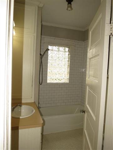 Building Photo - 2516 Delmar Ave