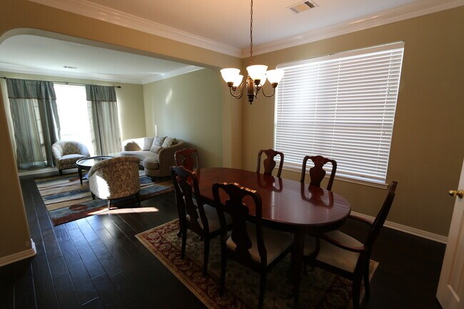 Building Photo - 21010 Wild Springs Dr