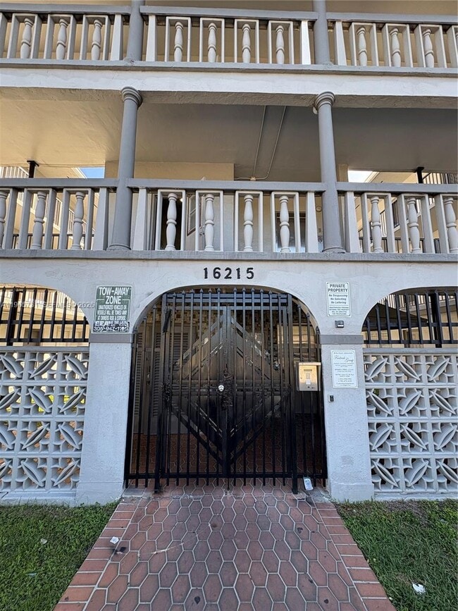 Building Photo - 16215 NE 18th Ct