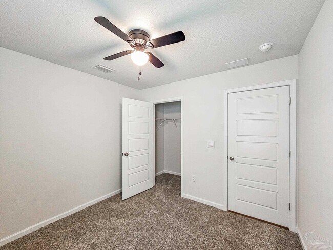 Building Photo - 5832 Belmont Stakes Rd
