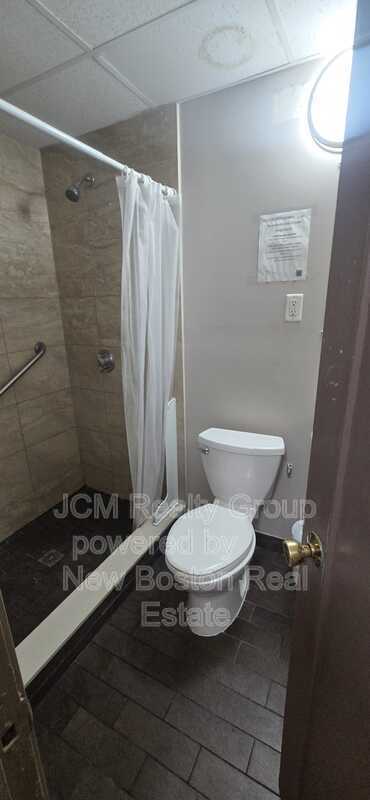 Building Photo - 5 Union Ave