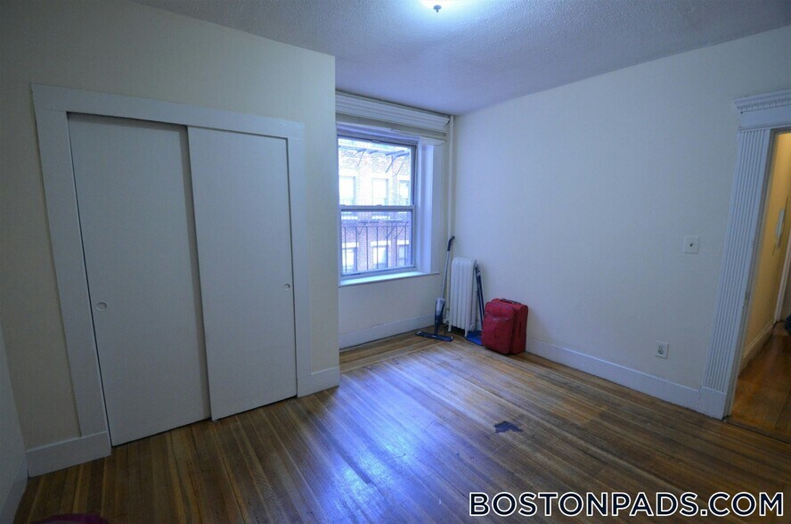Building Photo - 133 Peterborough St