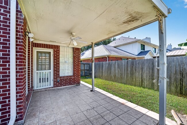 Building Photo - 2411 Charter Oaks Ct
