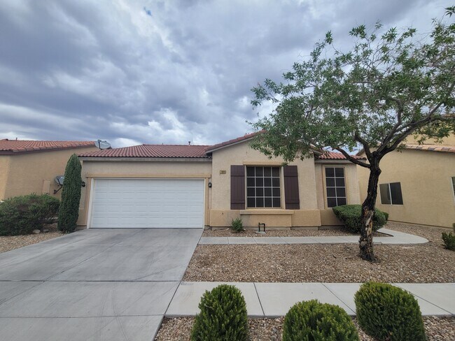 Primary Photo - 7644 Pioneer Ranch Ave