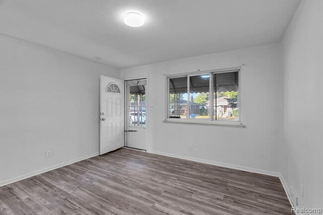 Building Photo - 5627 Gertrude St