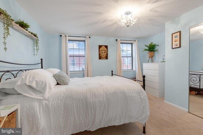 Building Photo - 1006 Morris St