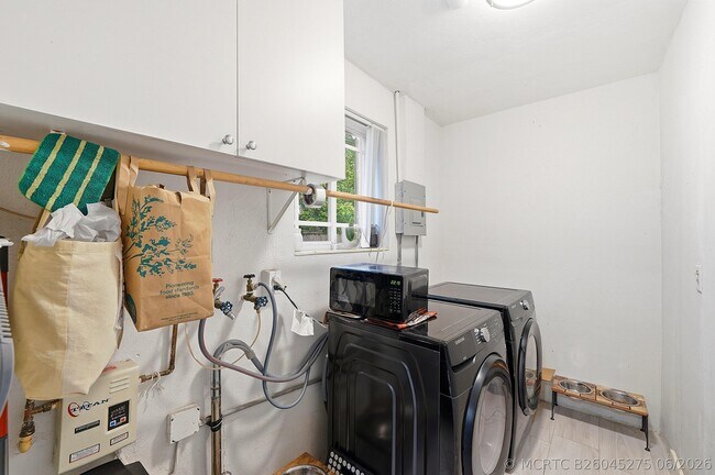 Building Photo - 1208 N 31st Ave
