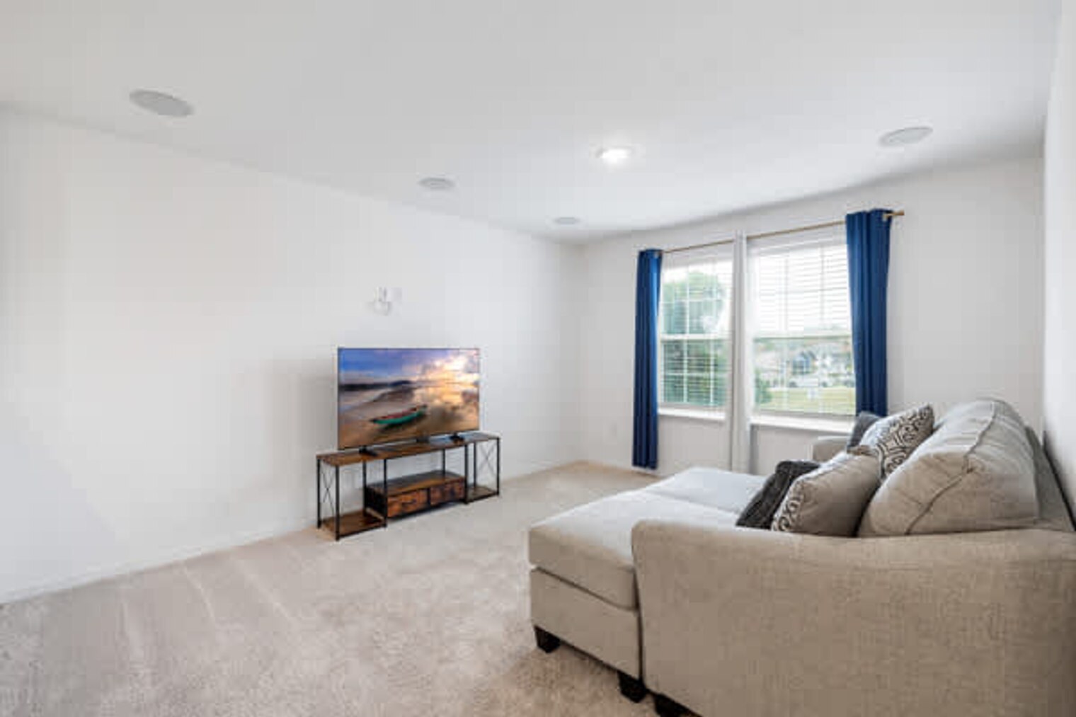 Building Photo - 14282 Coronado Dr