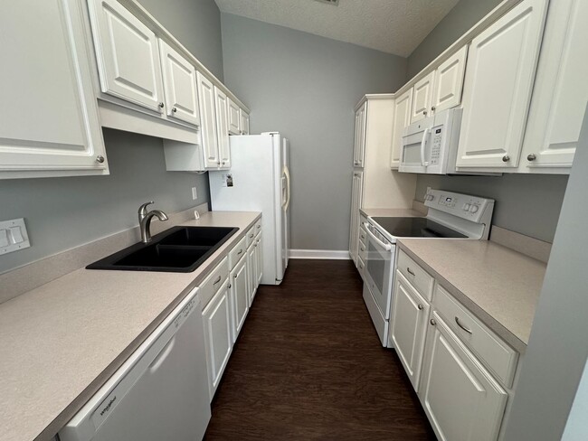 Building Photo - **MOVE IN SPECIAL** Myrtle Beach - 3 Bedroom / 2 Bathroom Condo