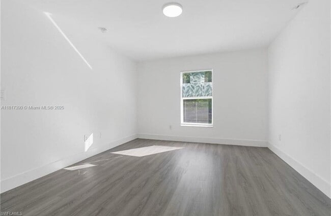 Building Photo - 6016 Lacota Ave