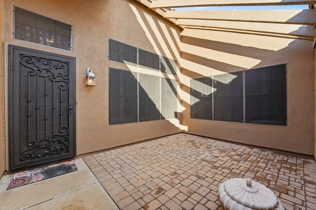 Building Photo - Beautiful 3 Bed/ 2.5 Bath Scottsdale Home I Near Kierland - Prime Location