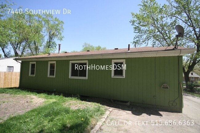 Building Photo - 7440 Southview Dr