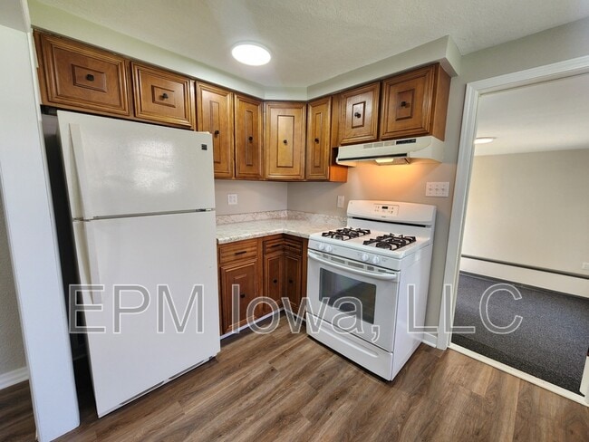 Building Photo - 608 6th St NW