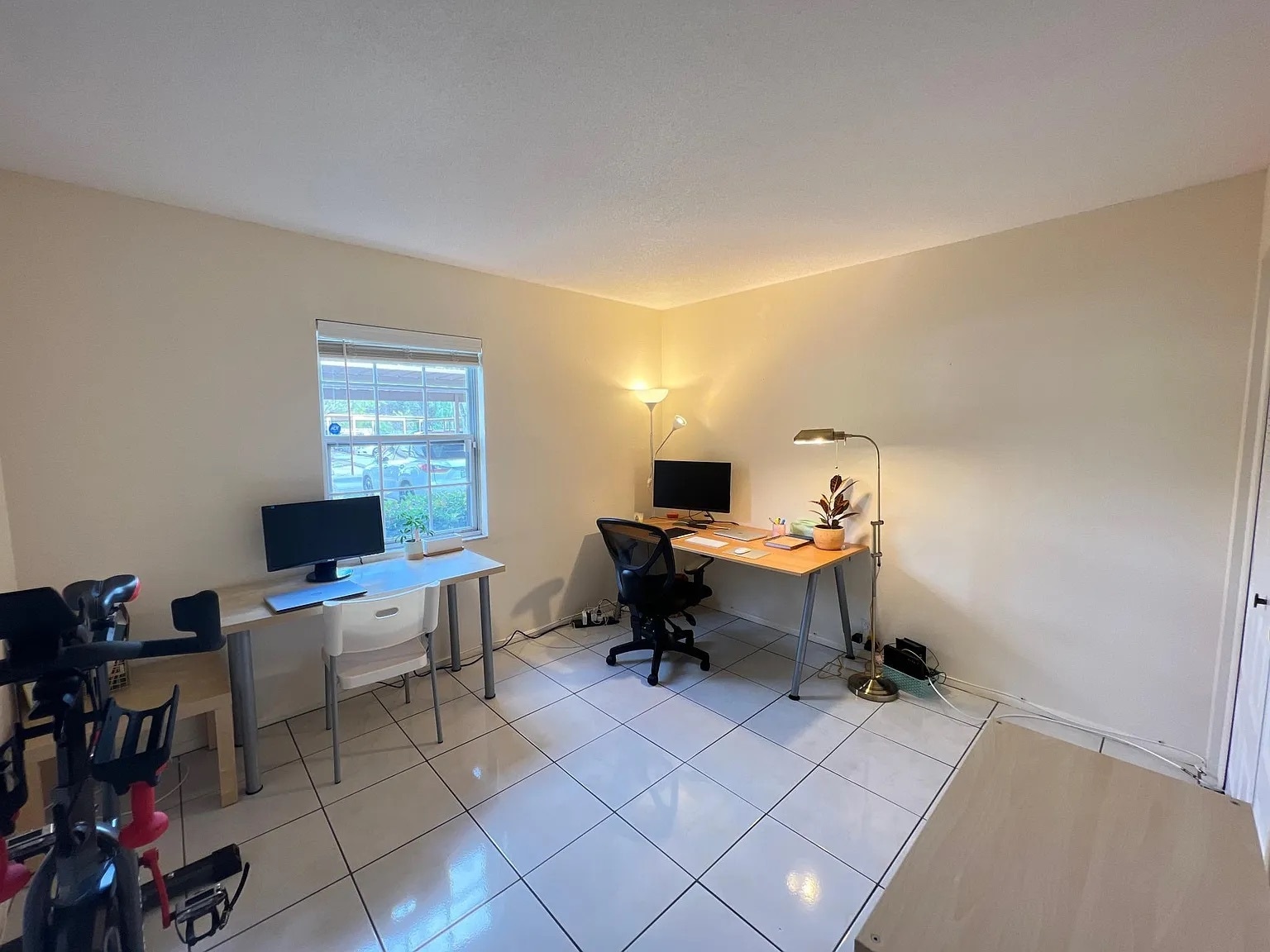 Building Photo - 5265 E Bay Dr