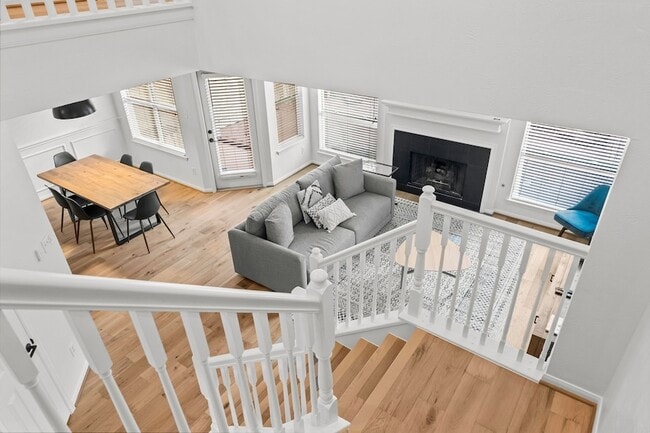 Building Photo - 7 S Avonlea Cir