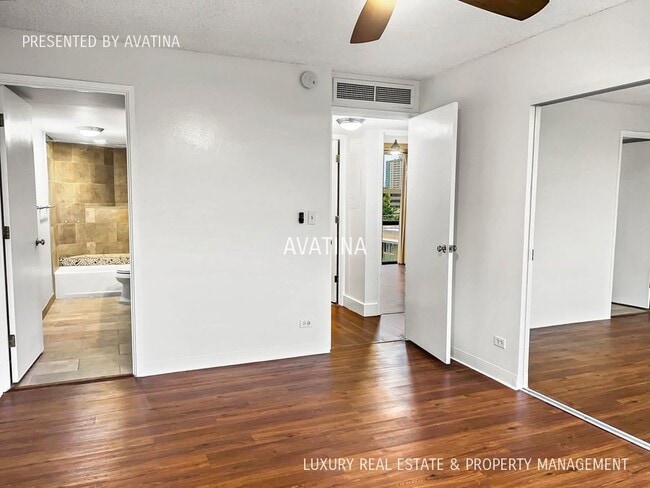 Building Photo - 222 S Vineyard St