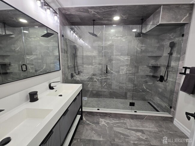 Building Photo - 14A Canterbury Dr