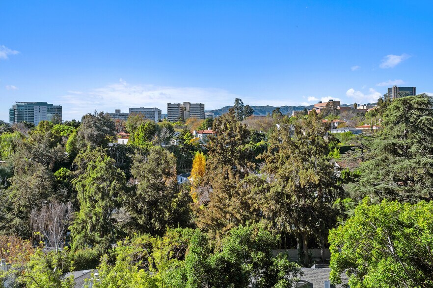 Building Photo - 10535 Wilshire Blvd