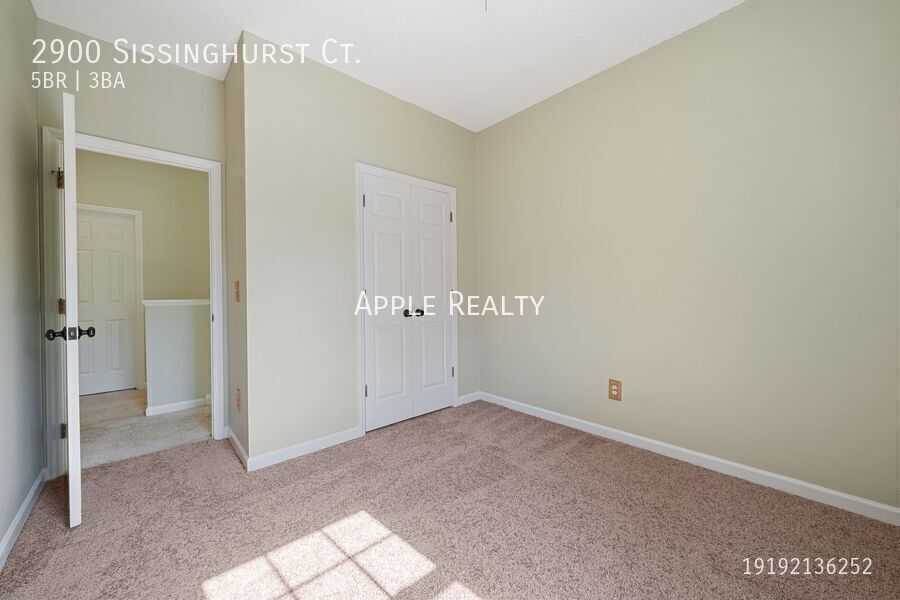 Building Photo - 2900 Sissinghurst Ct