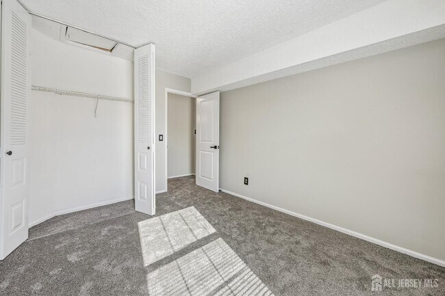 Building Photo - 3015 Lighthouse Ln