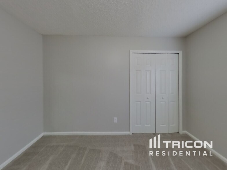 Building Photo - 1127 Summer Springs Drive