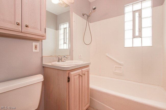 Building Photo - 15305 Rockside Rd