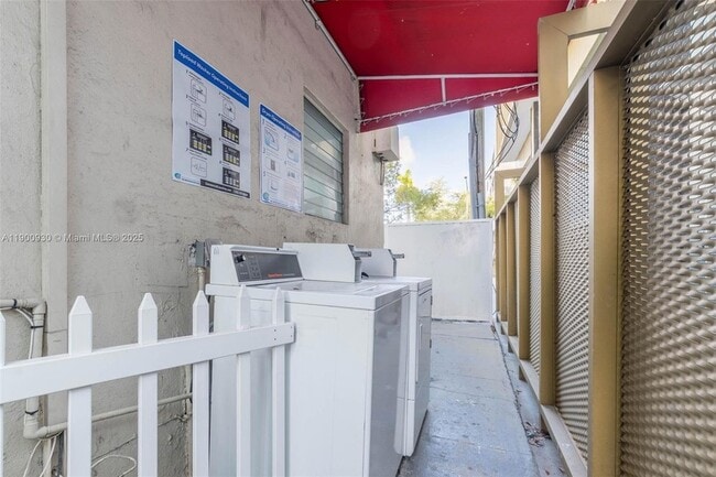 Building Photo - 1685 Jefferson Ave