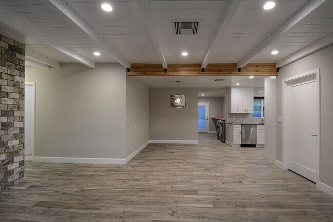 Building Photo - PRE-LEASE FOR AUGUST 2026 - Gorgeous home ...