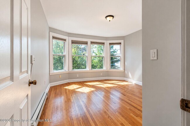 Building Photo - 601 Clay Ave