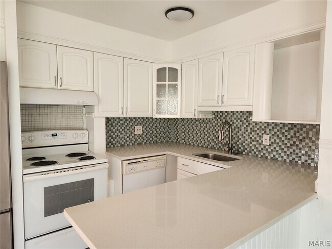 Building Photo - 702 Vendome Ln