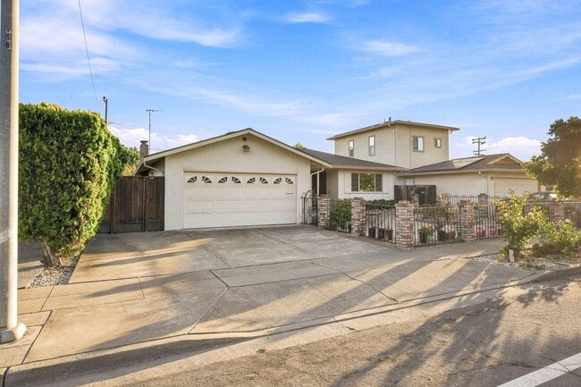 Building Photo - 4448 Irvington Ave