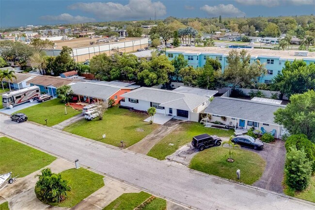 Building Photo - 11424 79th Ave