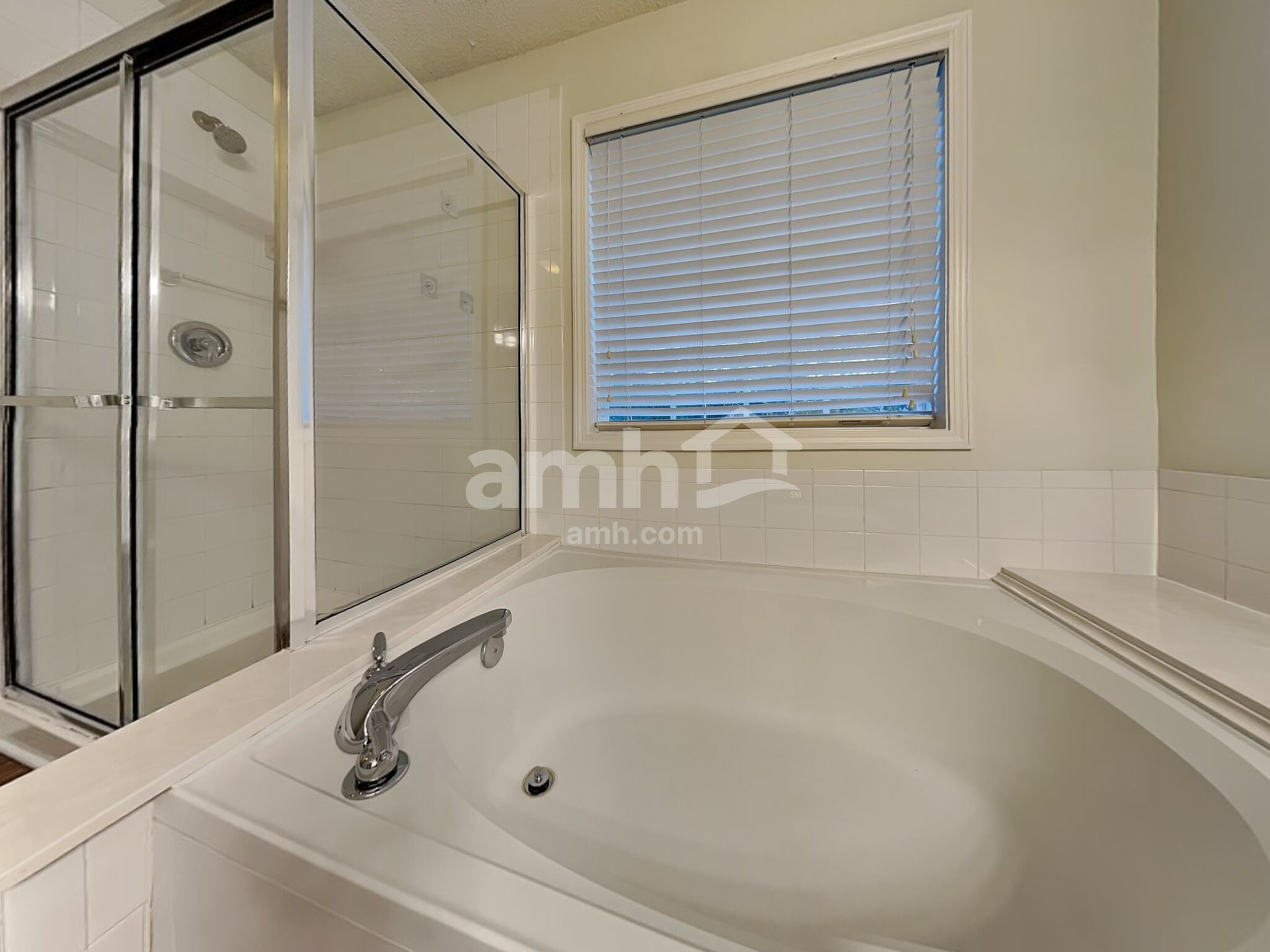 Building Photo - 2106 Forest Edge Dr