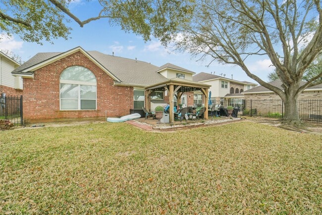 Building Photo - 2103 Blue Water Bay Dr