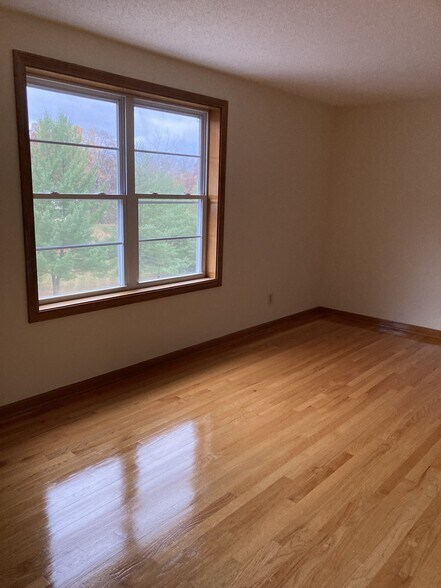 Building Photo - 30 Mansfield Dr