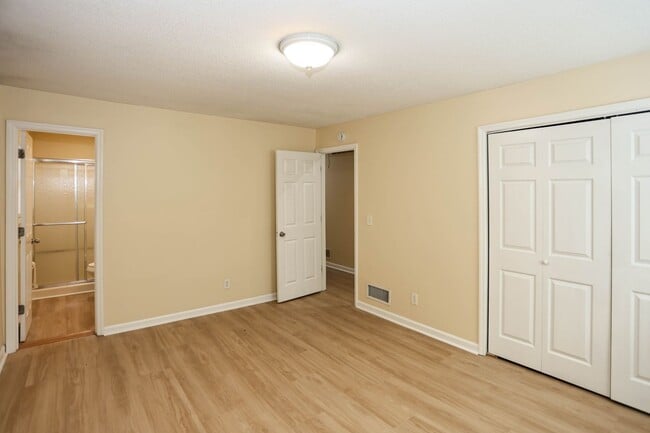 Building Photo - Private Retreat